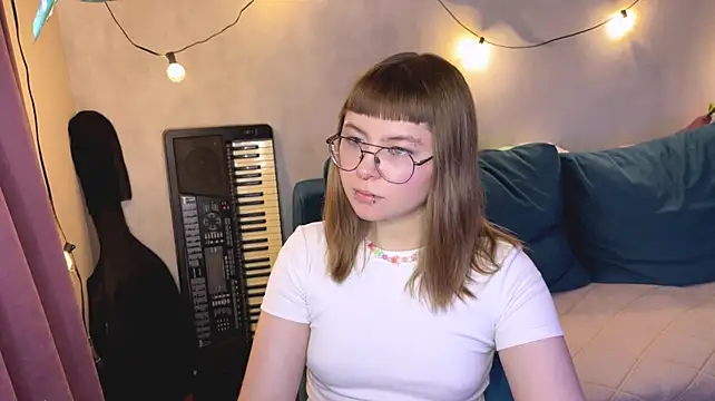 SusieMilkis - im new here<3 take off my skirt
