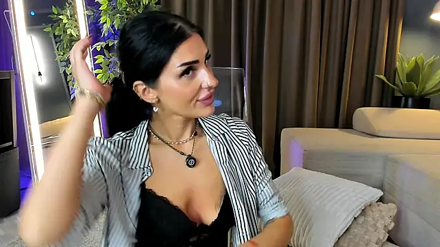 BrainyBelle - Help this pussy explode nowww💦💦💦