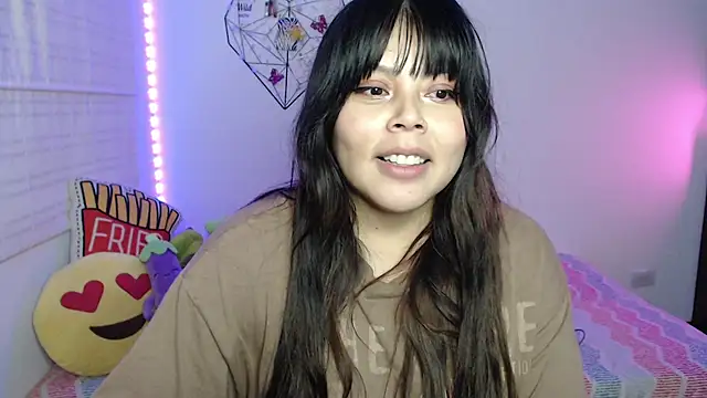 EllieMoonX - panties a mitad del culo