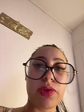 Queenlo_xxx - gagne 2 vidéos💦