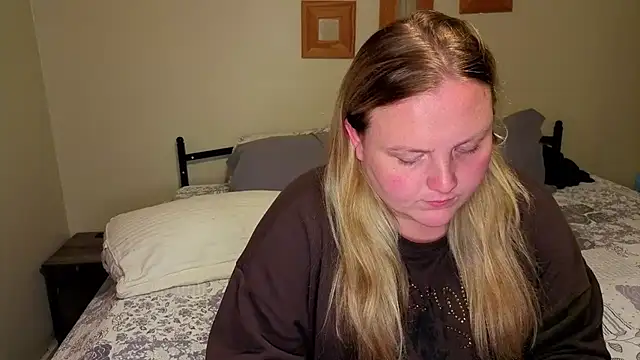 Phatassblonde - play with pussy in public