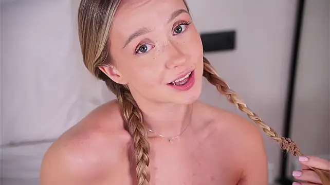 HollisBeckett - Tease you wuth my boobies