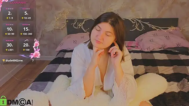 Kitty_Liikk - air kiss+eyes contact