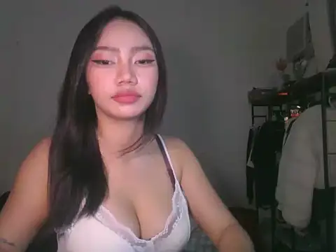 Vanessallena - show tits for 3mins