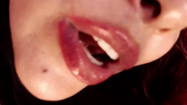 Gatuwildhott - down my pants & spank 3 tmes 😈👉👌💕😻