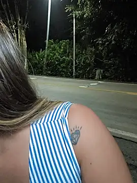 Catalina_ramos - Risky doggy View in road