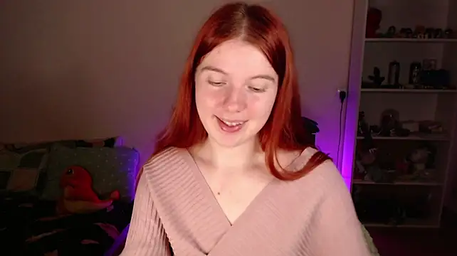 Strawberry_juli - topless show