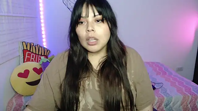 EllieMoonX - panties a mitad del culo