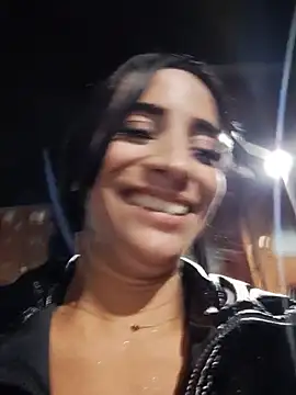 Karolyne_babee - Show squirt in public