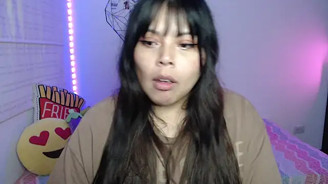 EllieMoonX - panties a mitad del culo