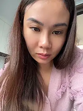 Yioyio-666 - 仿真精液摸胸诱惑2分钟