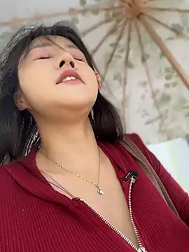 Bingbing6699 - 路边露全胸性感揉胸