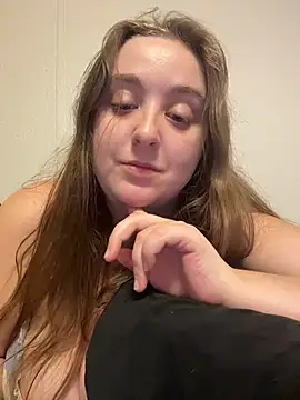 Caligirl9895 - topless 5mins-suck dildo-pinch/suck nips