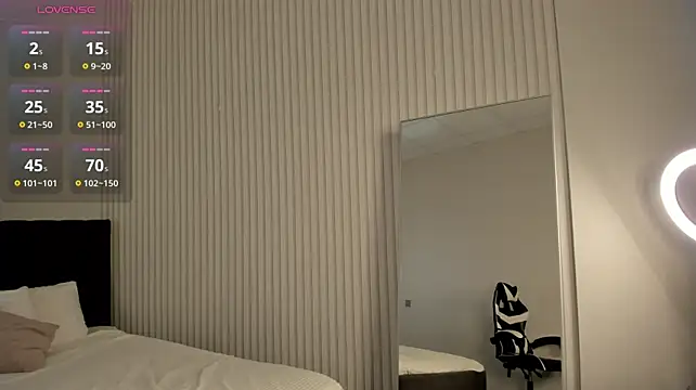 Vanessa_Walters - Topless+massage tits close up