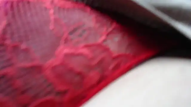 EllieMoonX - panties a mitad del culo