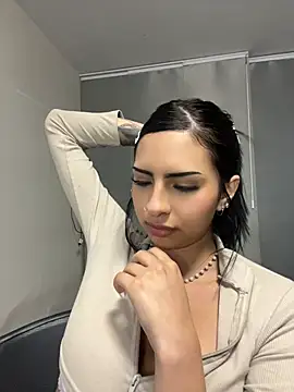 Hilary_pinkk - Show ass + cream 🍑