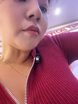 Bingbing6699 - 路边露全胸性感揉胸