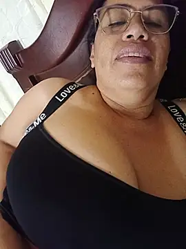 Emilif_ - Show pussy x 3mn