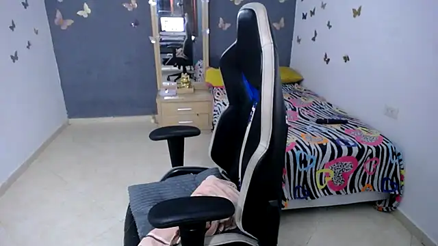 Marysol83 - Make me a sexy devil girl.ALL SHOW OPEN
