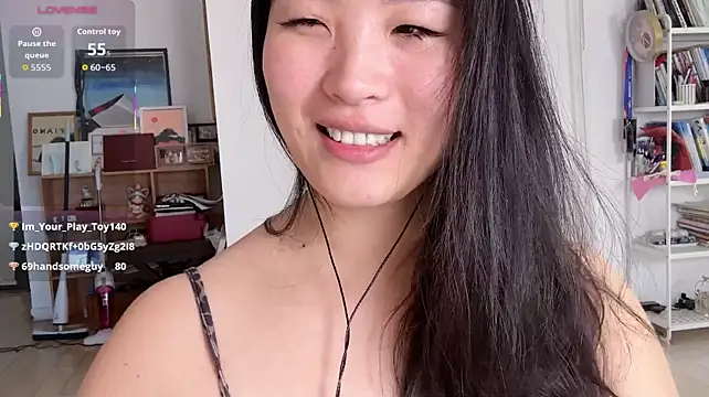 Tavie1744 - show boobs and panti (no nipples 3min