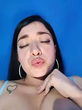 Evelyn_pink1 - spit on my clitoris and play