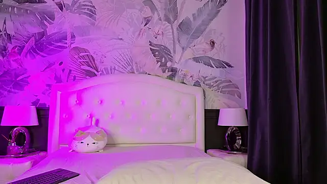 EfiTwinkle - spank ass hard close to camera