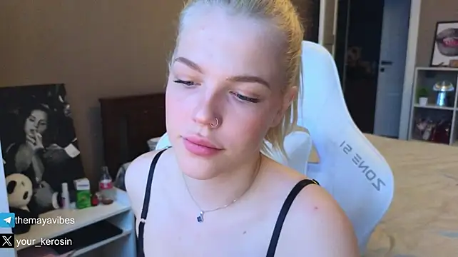 Maya_NextDoor - Last tipper get 5 min control
