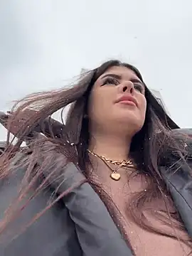 AmelliaDiamond - Slup boobs in publice