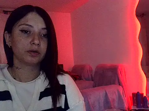 Your_queen_cleopatra - A day of rest for your queen👠