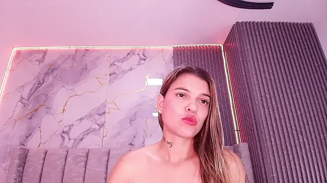 Rubihops - ride dildo culo
