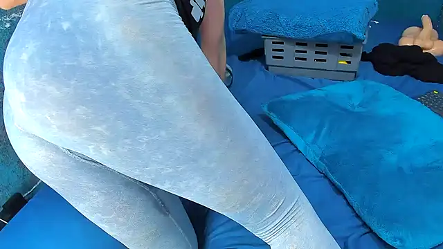 RedAssHottie - fisting pussy doggy