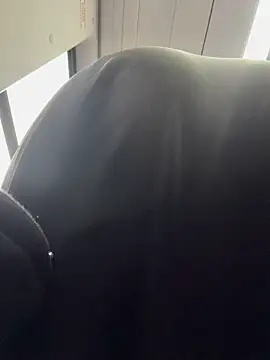 Elfi_InPublic - Show tongue +pinch nipples in bus