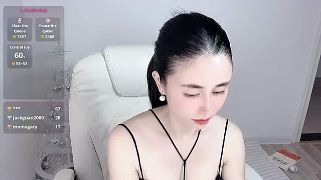 Fiona_999 - 莫妮卡，23岁上下粉，腰细胸大屁股大手指难进入的新人求虐