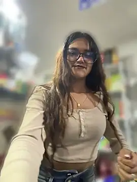 Lilith_Vera - RUB PUSSY OFF PANTY