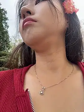 Bingbing6699 - 路边露全胸性感揉胸