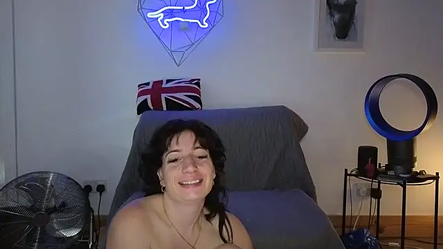 TinaBeena - Wild Dildo Ride + Spicy Video