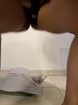 Indialatin - I FUCK MY PUSSY WITH A SMALL DILDO