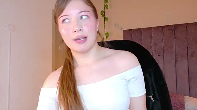 Dahlia_Rousse - 3 fingers in the ass, doggy style💞
