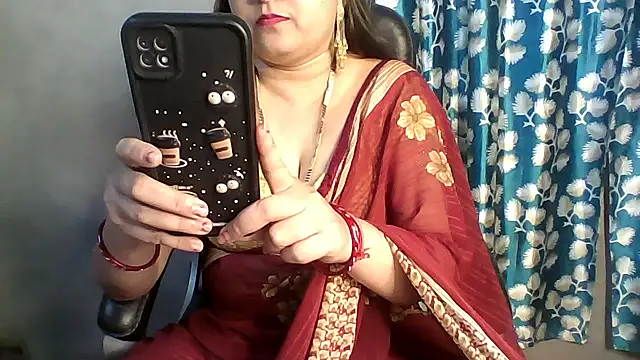 Naughtymadam - full nude samoking