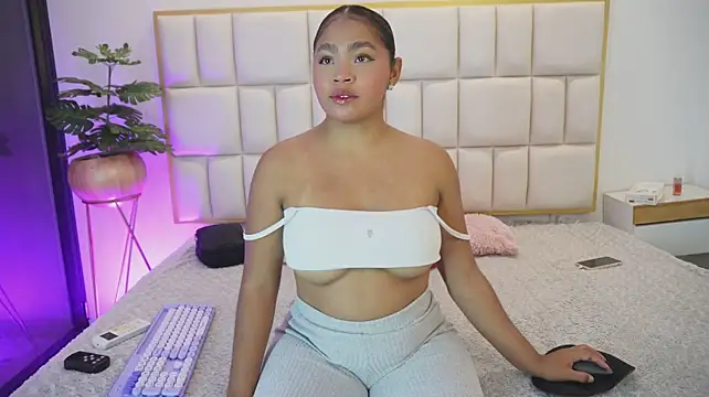 Anais_aradia - Show ass + spank ass
