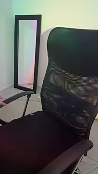 HollyPeachh