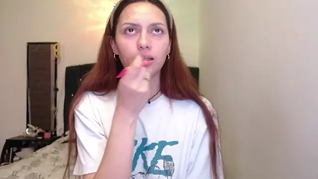 Holy_juli - spanking in the ass ---no nude --