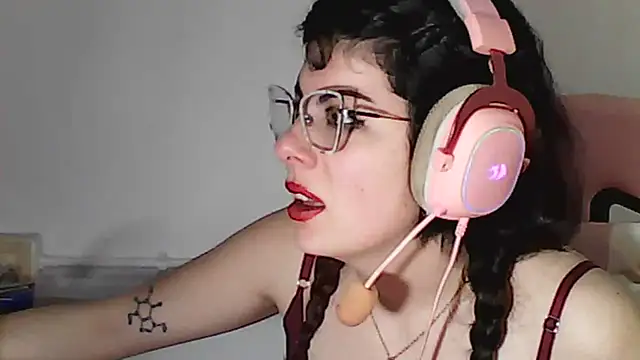 Owly_bloom - flash tits