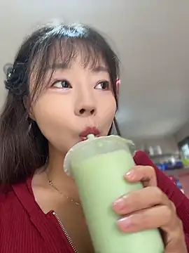 Bingbing6699 - 路边露全胸性感揉胸