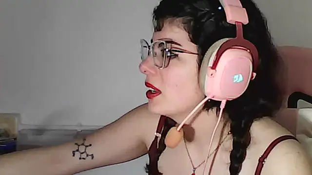 Owly_bloom - flash tits