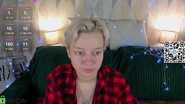 Michelle_Blond - spanking tits