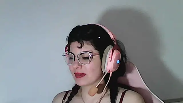 Owly_bloom - flash tits