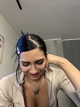 Hilary_pinkk - Get naked + Shake ass 🤙🏼