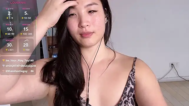 Tavie1744 - show boobs and panti (no nipples 3min