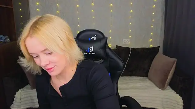 MelissaAvis - massage my amazing tits